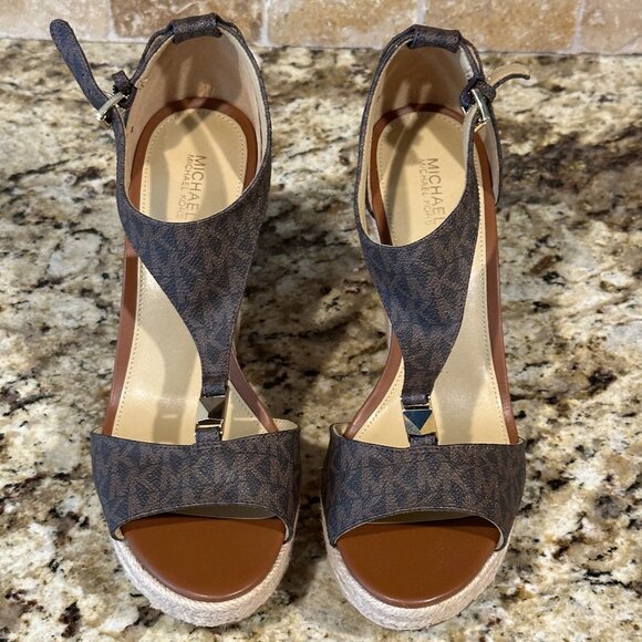 MICHAEL KORS FANNING WEDGE Size 9M (E/P) - Picture 2 of 8